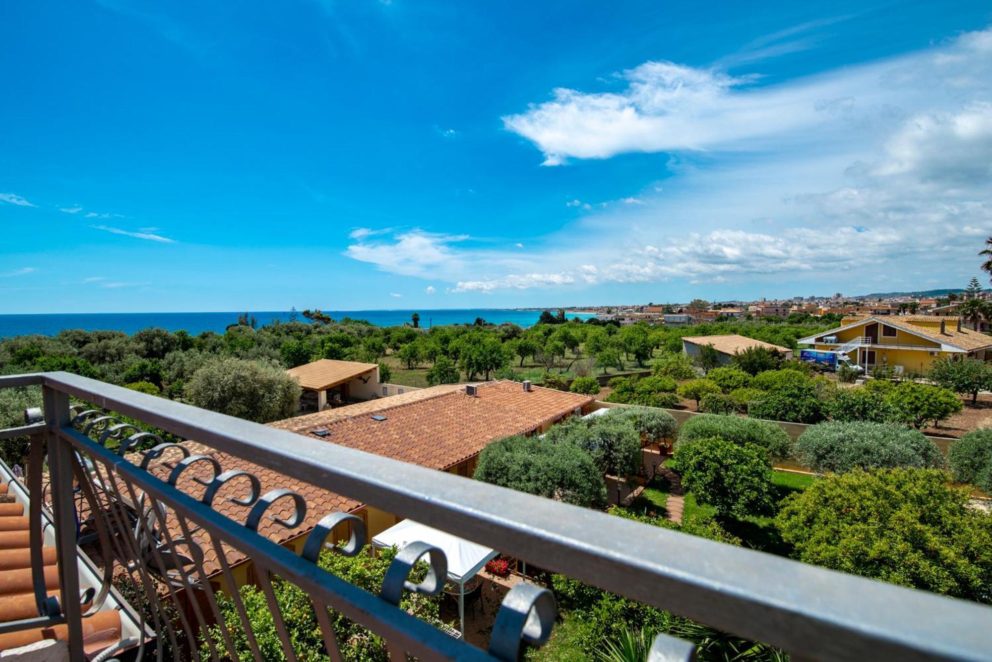 Villa Del Papiro Charme Apartments Avola Exterior photo